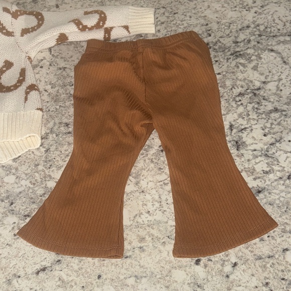 Adorable baby outfits set- horse shoe Cardigan and Bell bottom pants- 12 m - Picture 5 of 9